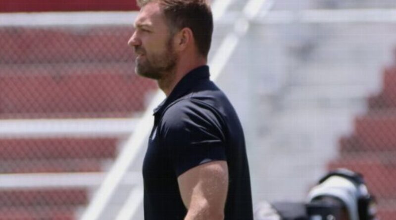 Vinotinto FC defendió públicamente a su entrenador, Juan Grabowski, tras la denuncia interpuesta por Barcelona SC.