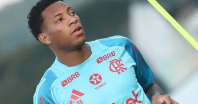 Gonzalo Plata, delante de Flamengo, no jugará ante LDU este jueves 15 de mayo por la Copa Libertadores 2025.