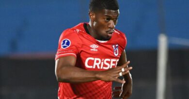 Universidad Católica visita a Defensa y Justicia en el estadio Norberto Tomaghello, en un partido que se jugará desde las 17:00.