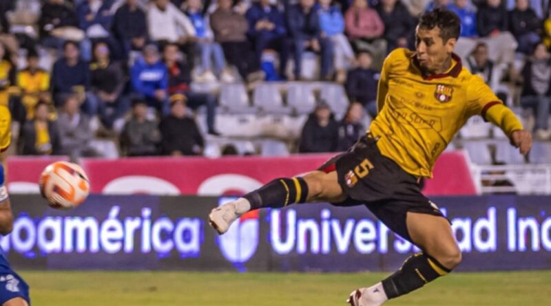 El capitán de Barcelona SC, Jesús Trindade, calentó el Clásico del Astillero en la previa del partido, pactado para el 18 de mayo.