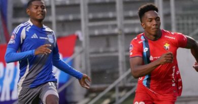 El Nacional tuvo piedad ante un muy disminuido Emelec, que sufrió dos expulsiones en los 18 primeros minutos de juego.