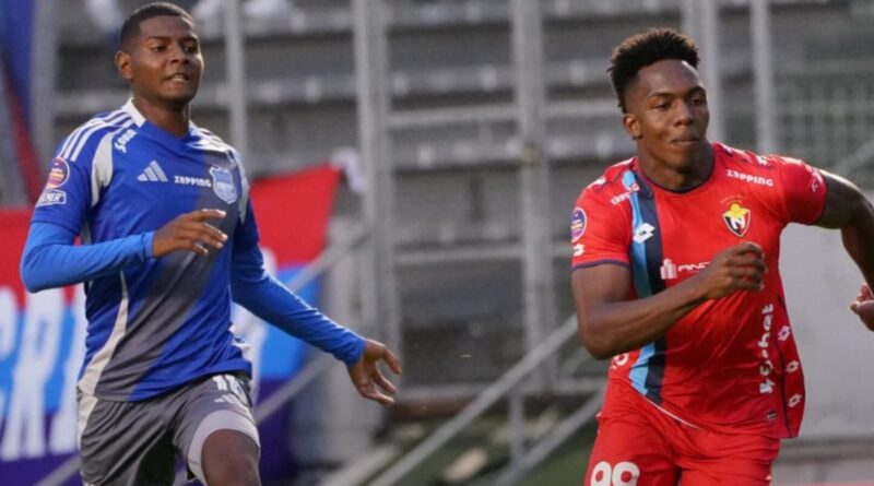 El Nacional tuvo piedad ante un muy disminuido Emelec, que sufrió dos expulsiones en los 18 primeros minutos de juego.