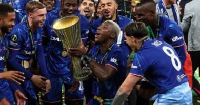 Moisés Caicedo se une a Antonio Valencia y Pervis Estupiñán en el podio de los ecuatorianos que ganaron competiciones europeas