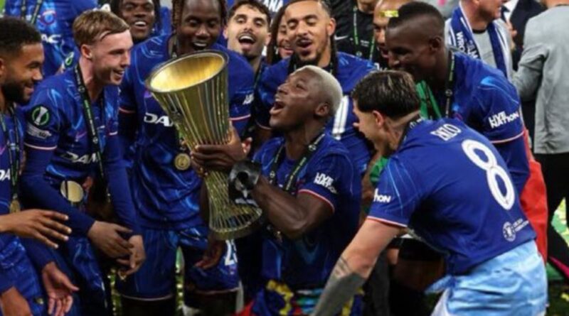 Moisés Caicedo se une a Antonio Valencia y Pervis Estupiñán en el podio de los ecuatorianos que ganaron competiciones europeas