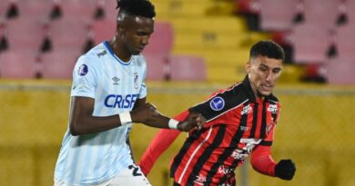 Universidad Católica vence a Vitória y termina la fase de grupos de la Copa Sudamericana líder e invicto con 14 puntos.