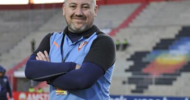 Eduardo Álvarez, director deportivo de LDU, reveló detalles sobre el perfil del próximo DT del club y no descarta que sea ecuatoriano.