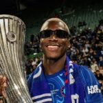 Moisés Caicedo, campeón de la Conference League con el Chelsea, responde a Tino Asprilla quien lo llamó “Jugador normalito”.