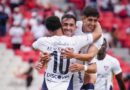 Liga de Quito (LDU), con un agónico gol de Ricardo Adé, venció 3 a 2 a Técnico Universitario, en un entretenido partido.