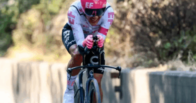 Richard Carapaz destaca en la etapa 4 del Giro de Italia