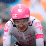 Ni la lluvia detiene a Richard Carapaz en la etapa 10 del Giro de Italia