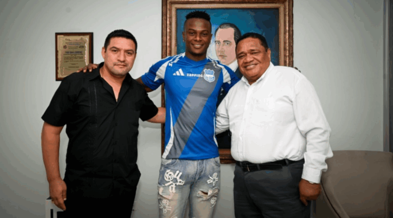 José Angulo es nuevo delantero de Emelec