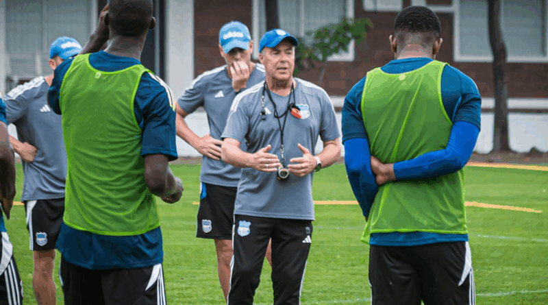 Jorge Guzmán: “Emelec jugará con un plantel renovado”