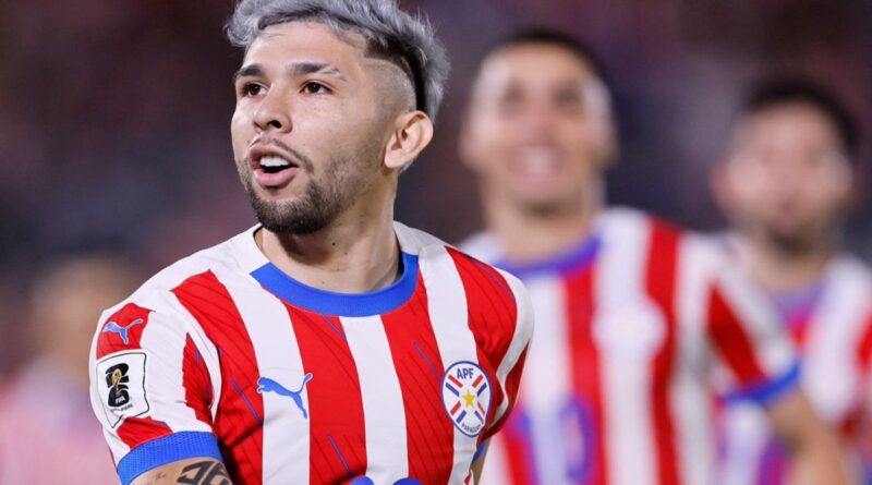 De la mano de Gustavo Alfaro, Paraguay vence 2-0 a Uruguay en la jornada 15 de las Eliminatorias Sudamericanas.