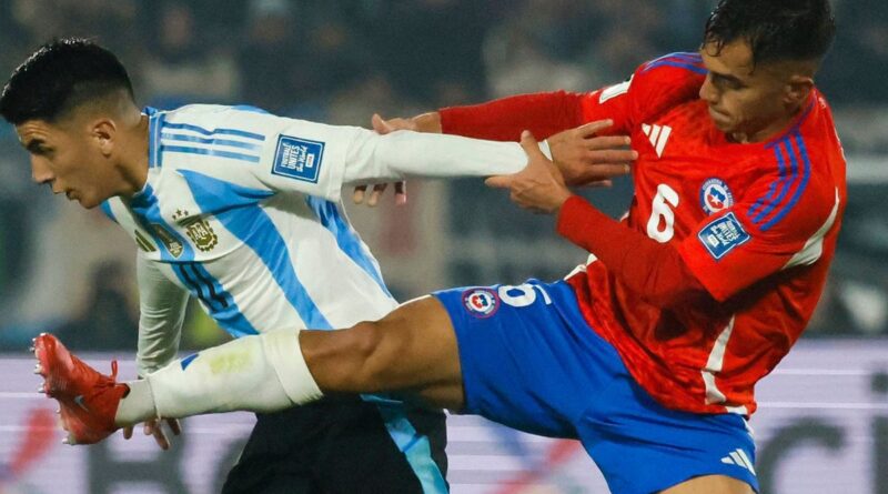 Argentina vence por 1-0 a Chile con gol de Julián Álvarez y hunde a La Roja en las Eliminatorias Sudamericanas.