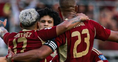 Venezuela derrota a Bolivia 2-0 con autogol de Héctor Cuéllar y gol de Salomón Rondon.