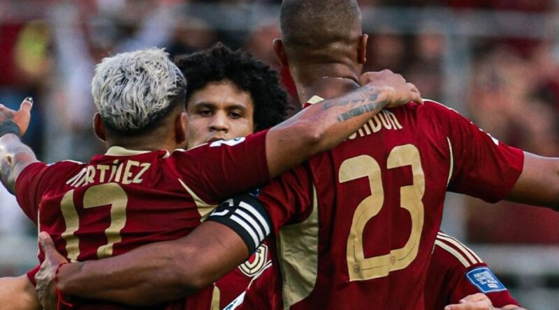 Venezuela derrota a Bolivia 2-0 con autogol de Héctor Cuéllar y gol de Salomón Rondon.