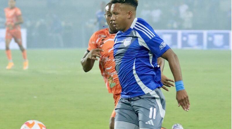 Emelec festejó su segunda Explosión Azul en medio de refuerzos, artistas invitados, fuegos pirotécnicos y un amargo empate 0 a 0.