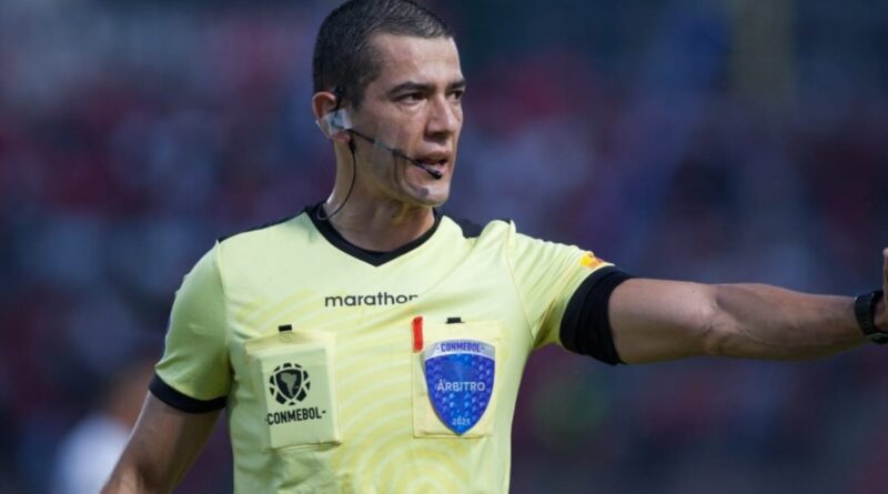 El partido entre Perú y la Selección de Ecuador será dirigido por una terna arbitral colombiana. Andrés Rojas será el juez central.