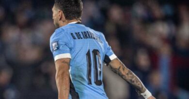 Uruguay venció 2-0 a Venezuela en la jornada 16 de las Eliminatorias Sudamericanas y dejó servida la clasificación para Ecuador.