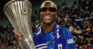 Moisés Caicedo fue recibido con aplausos en la Tri