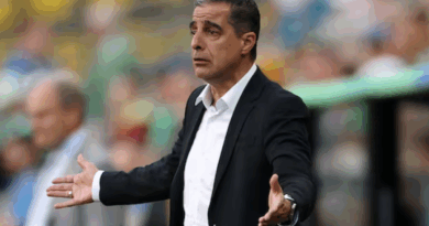 Renato Paiva deja de ser entrenador de Botafogo
