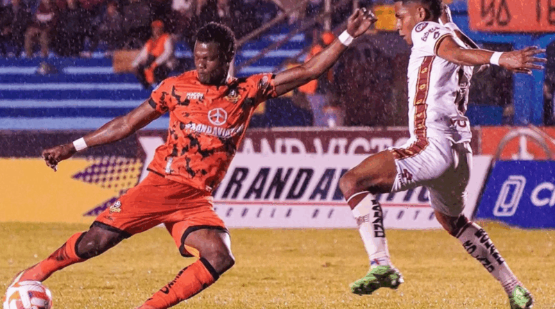 Libertad FC remonta y vence a Deportivo Cuenca