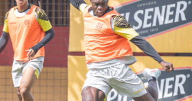 Felipe Caicedo vuelve a entrenar con Barcelona SC