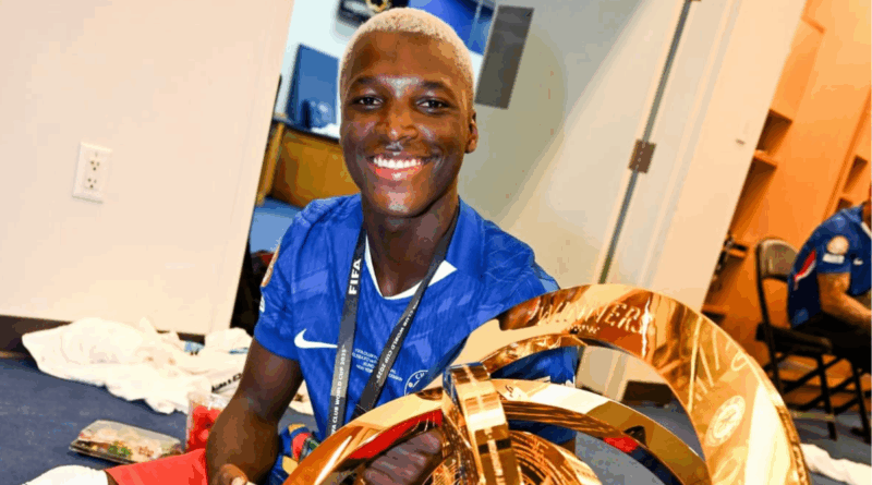 Moisés Caicedo es reconocido como balón de bronce del Mundial de Clubes