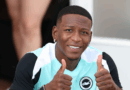 Pervis Estupiñán se une a la pretemporada con el Brighton