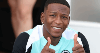 Pervis Estupiñán se une a la pretemporada con el Brighton