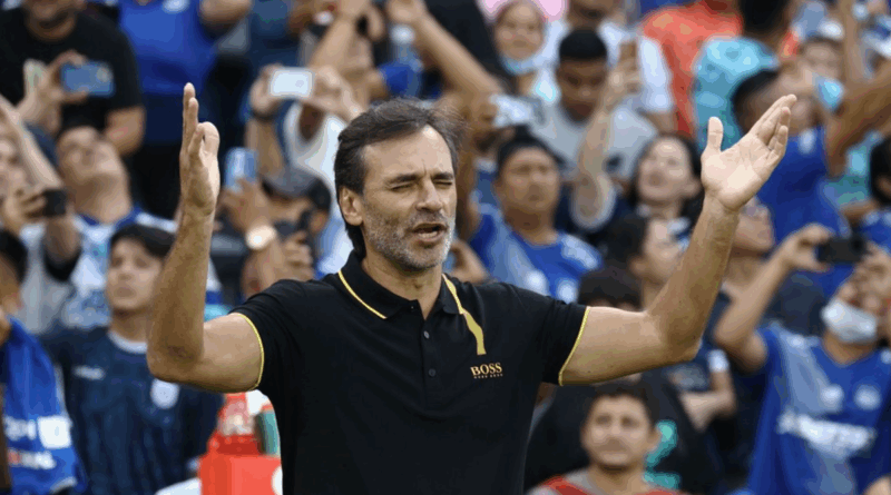 Fabián Bustos rechaza a Emelec