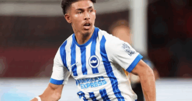 Jeremy Sarmiento entrena con el Brighton