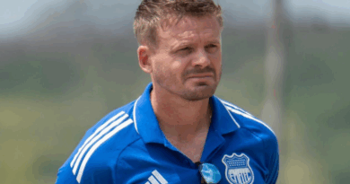 Cristian Nasuti sigue como DT de Emelec tras la derrota ante LDU