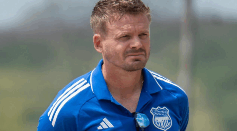 Cristian Nasuti sigue como DT de Emelec tras la derrota ante LDU