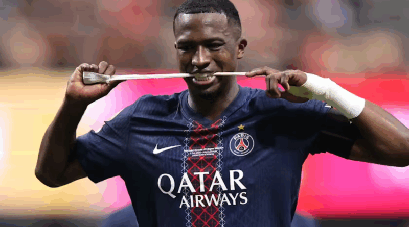 Willian Pacho es desafectado de la concentración del PSG