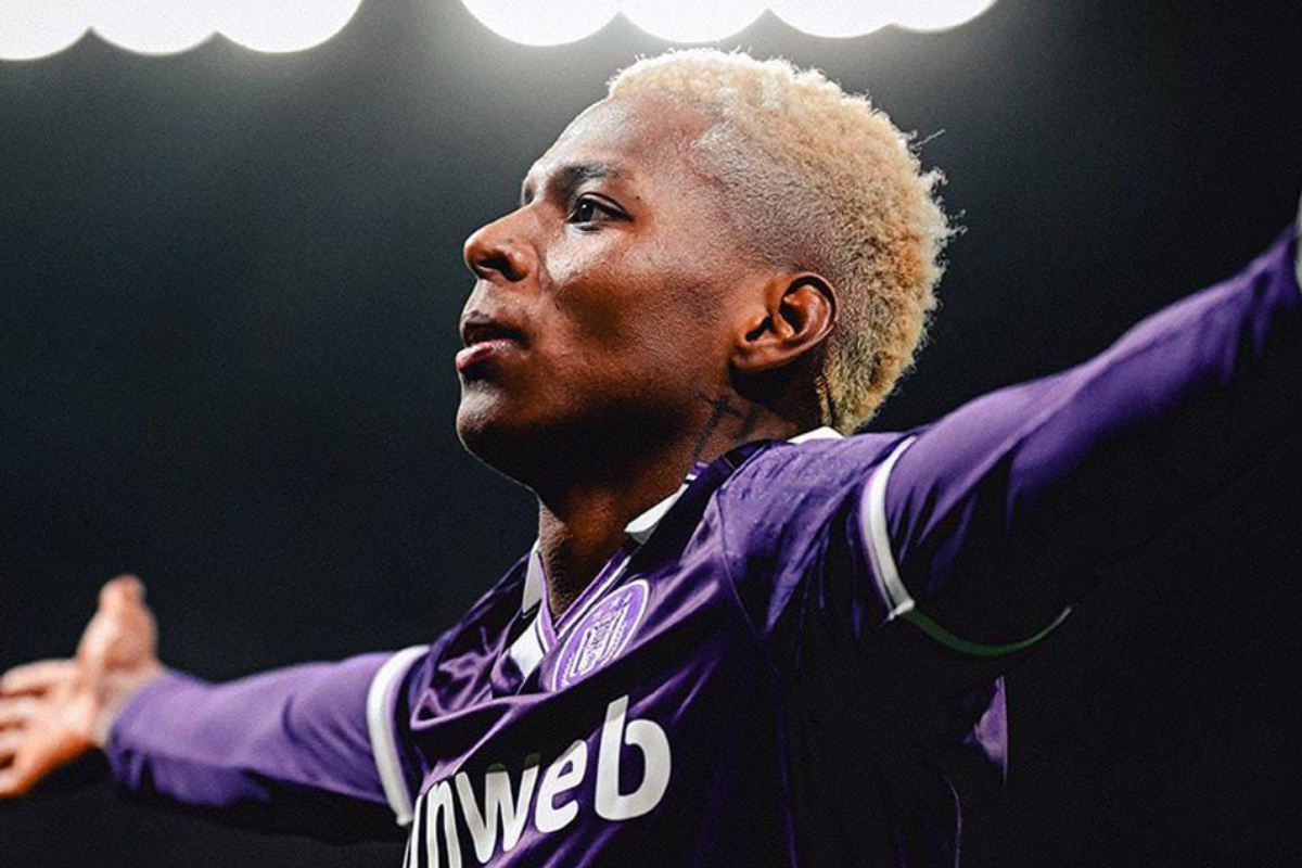 Nilson Angulo apunta a debutar con Sunderland ante el Arsenal de Hincapié