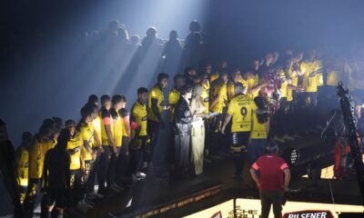 Los jugadores de Barcelona SC en la presentación de la Noche Amarilla 2026. Fotos: API