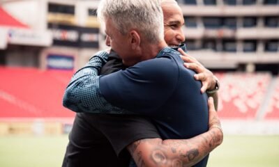 Deyverson ya se reunió con Tiago Nunes, entrenador de Liga de Quito. Foto: LDU