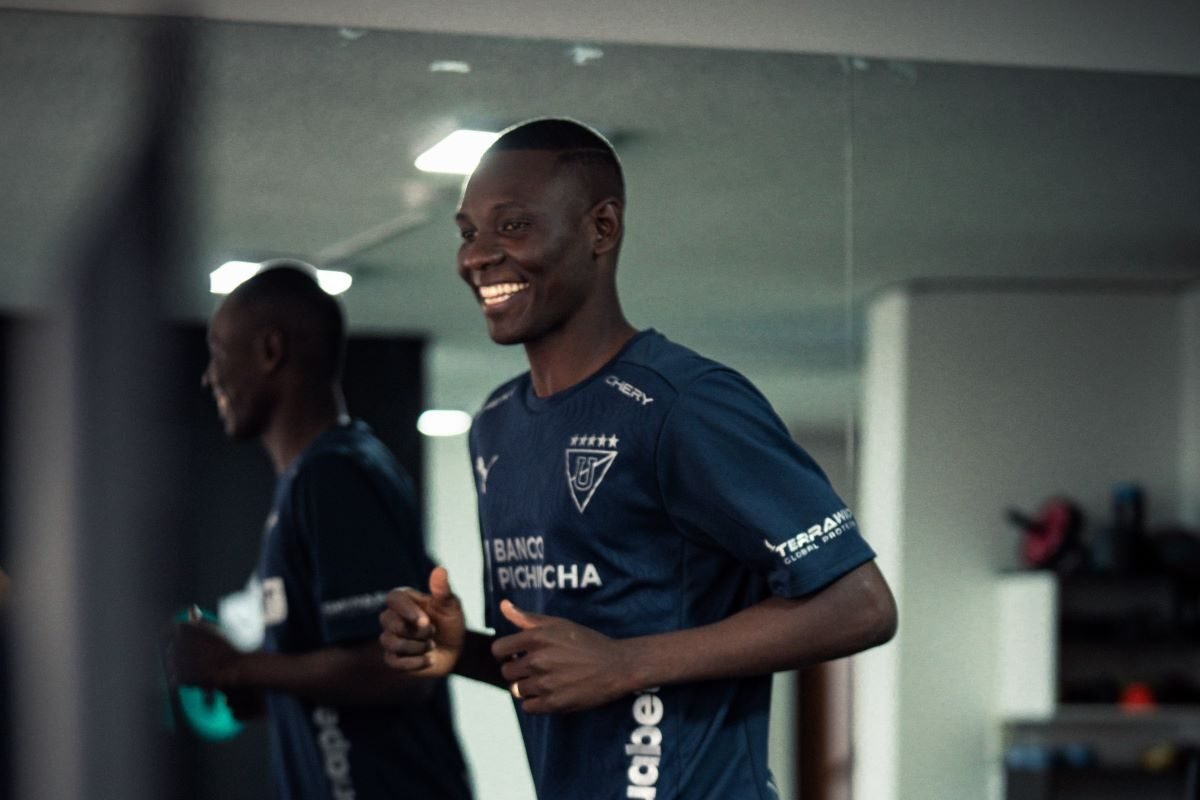 Janner Corozo en la revisión de los chequeos médicos en Liga de Quito.