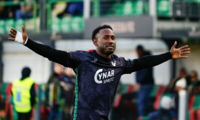 John Yeboah celebra un gol que anotó con el Venezia: Foto: Venezia