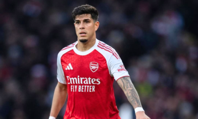 Arsenal empata ante el Liverpool y Piero Hincapié salió con molestias