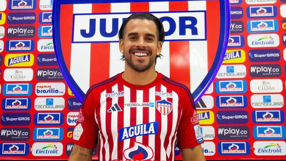 Javier Báez, de Paraguay, viene de jugar del Junior de Barranquilla.