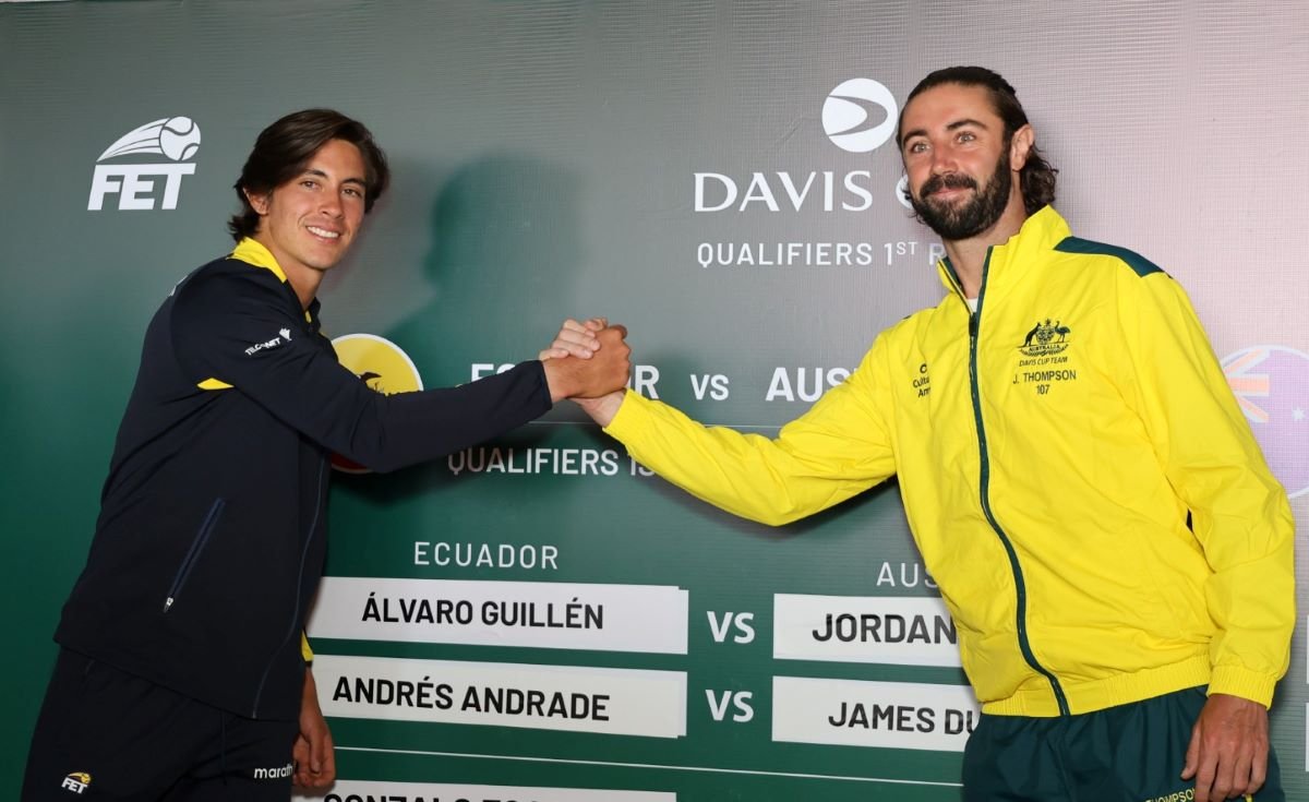Álvaro Guillén y Jordan Thompson, tras el sorteo de la Copa Davis. Foto: FET