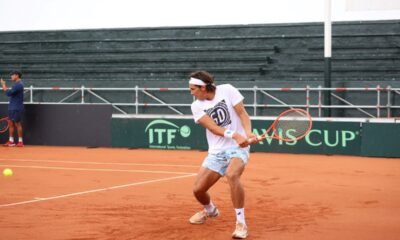 Álvaro Guillén participa en un entrenamiento en el Quito Tenis y Golf club. Foto: FET