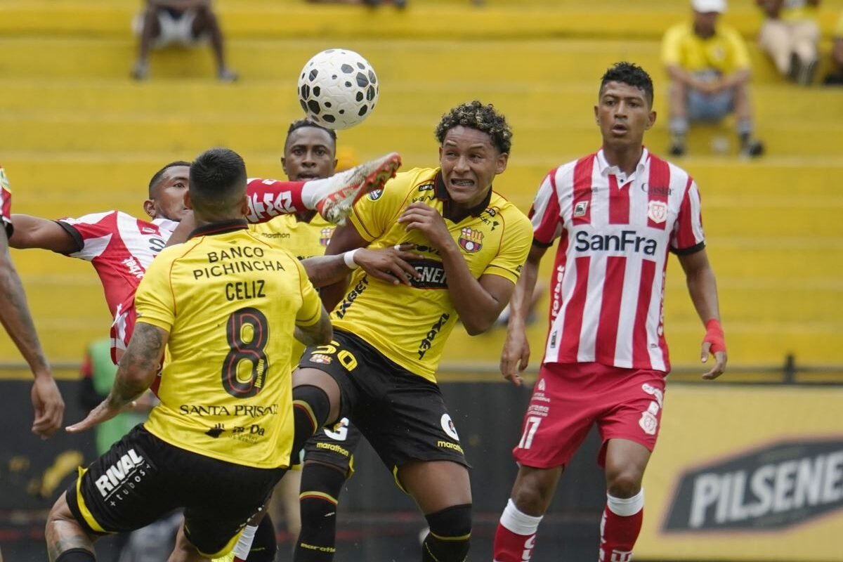 Martín Lugo, de Barcelona SC, en el juego ante Técnico Universitario, este 21 de febrero del 2026.