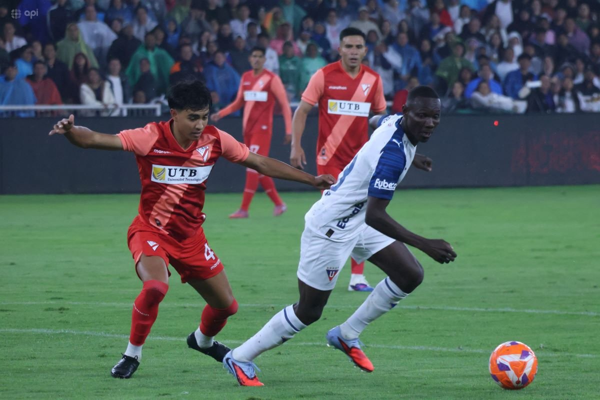 Janner Corozo anotó dos goles para Liga de Quito en su debut en la Noche Blanca, el 7 de febrero del 2026.