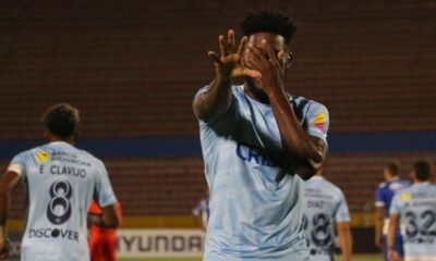 José Fajardo, de Universidad Católica, celebra uno de los dos goles ante Juventus de Las Piedras, en la Copa Libertadores 2026. Foto: API