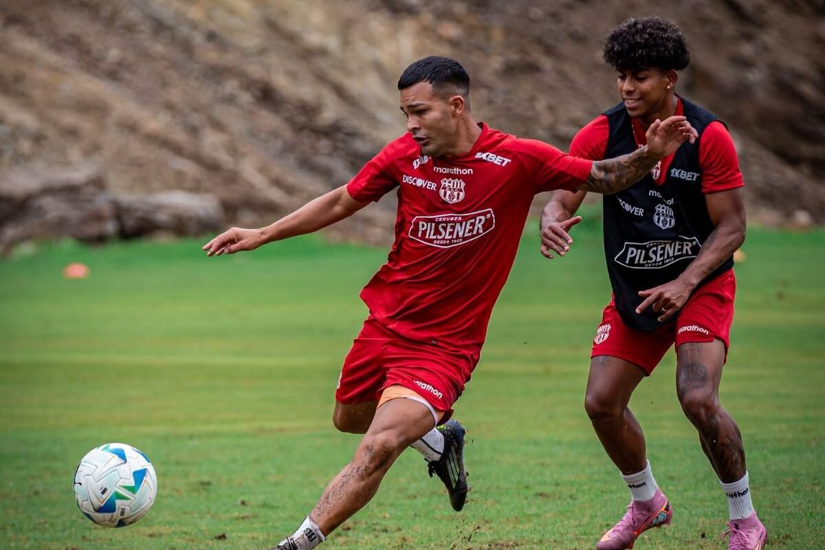 Matías Lugo y Luis Cano (der.), en una práctica de Barcelona SC. Foto: Barcelona SC
