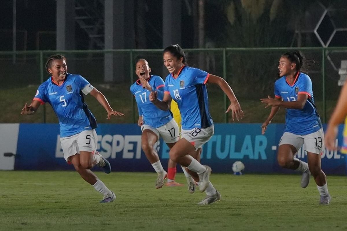 Rosa Flores, de Ecuador, celebra el gol que le anotó a Colombia, en el Sudamericano Sub-17 femenino. Foto: La Tri