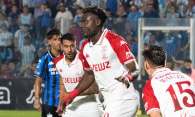 Jordy Caicedo sigue en racha y es líder de goleo en Argentina